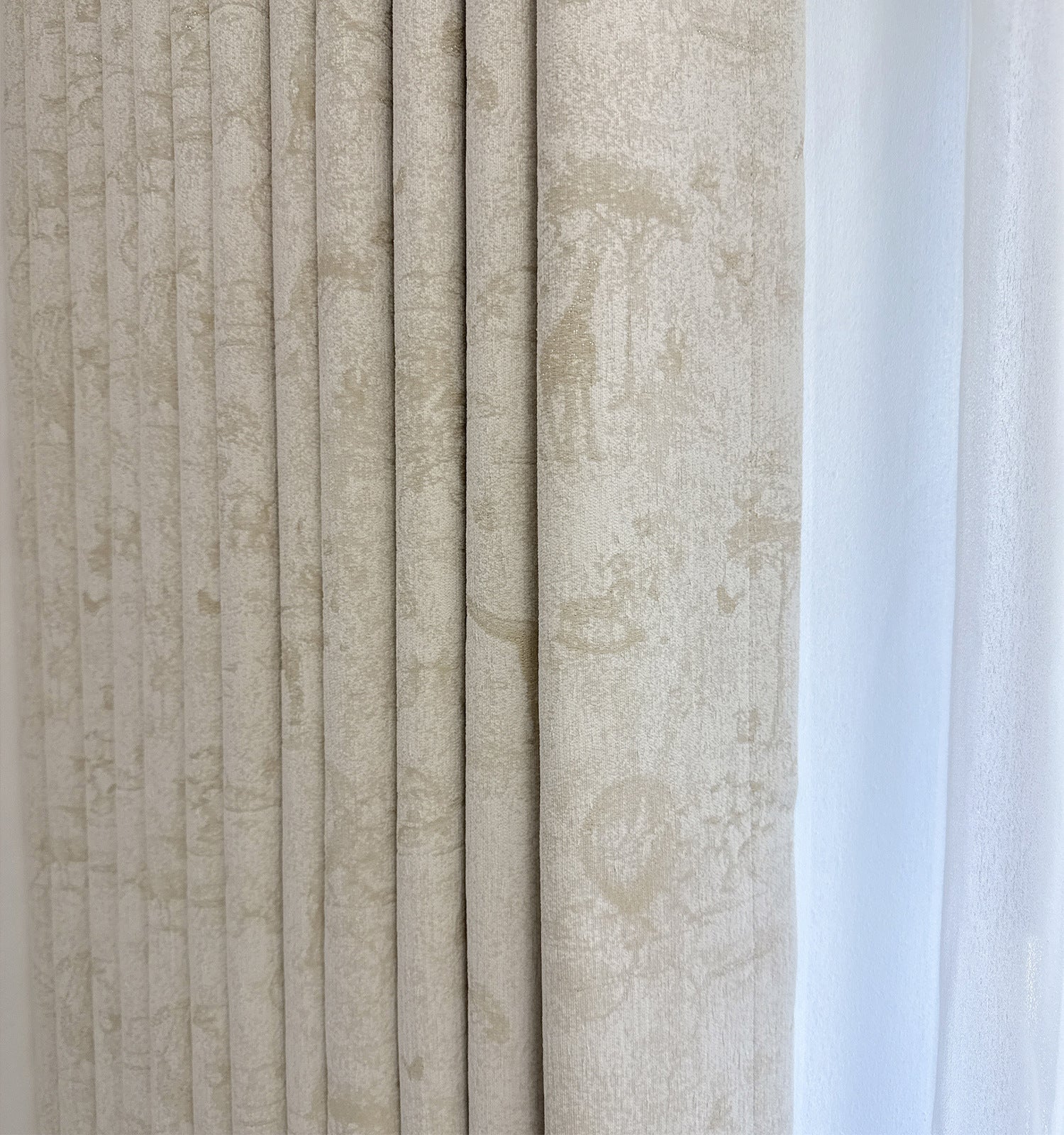 Jungle Adventure Chenille Blackout Roman Shades for Kids&